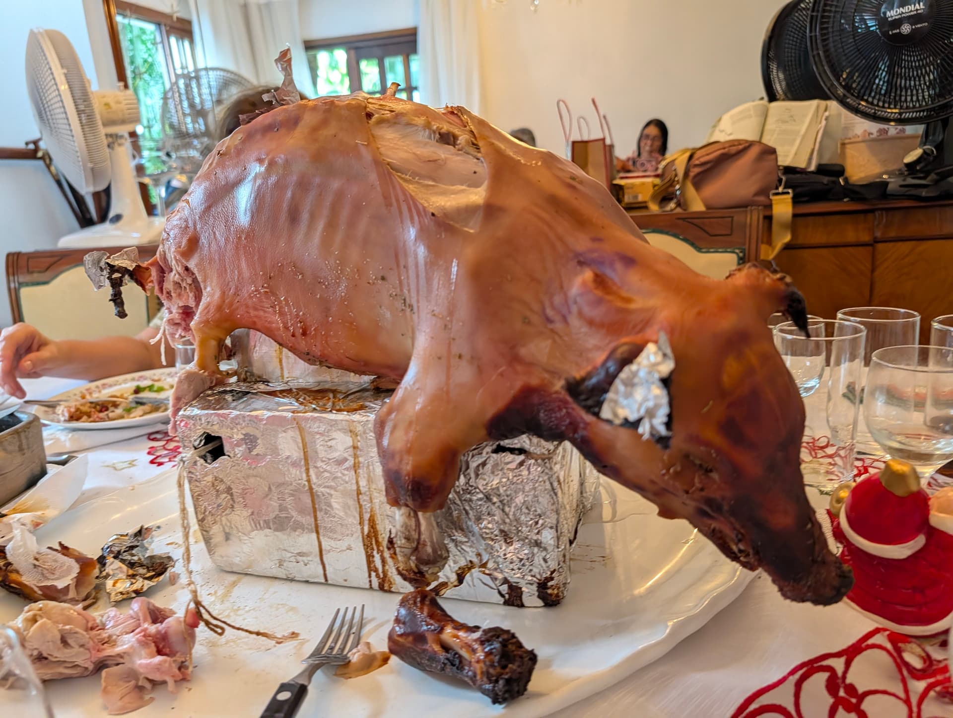 Leitão na mesa